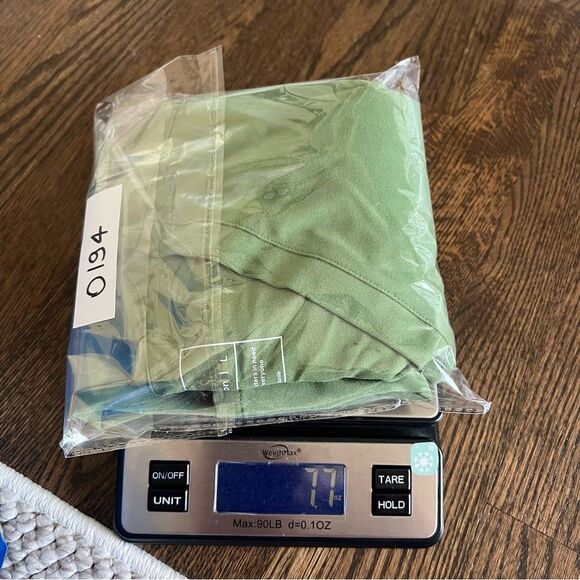 FIGS Catarina One Pocket Scrub Top in Feen Green Size L - Picture 7 of 7